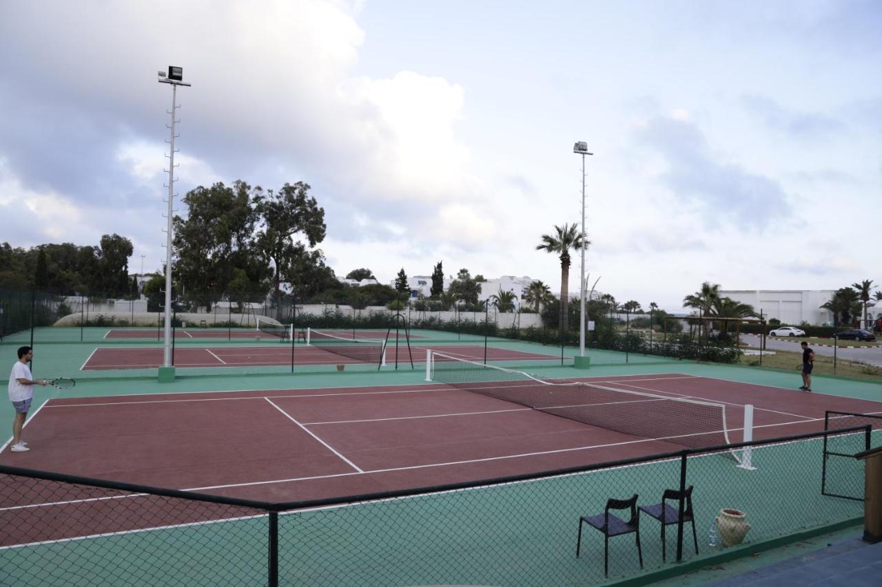 The Mirage Resort & Spa Хаммамет Экстерьер фото Tennis courts at the La Jolla Tennis Club