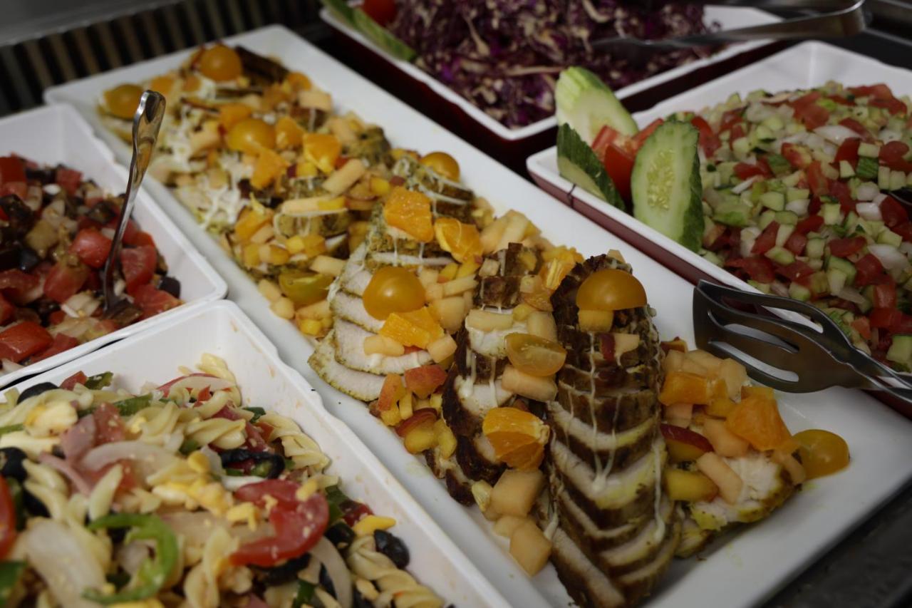The Mirage Resort & Spa Хаммамет Экстерьер фото A selection of salads